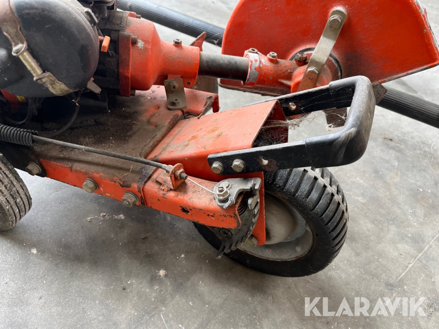 Kantskærer, stangmotorsav og stanghækklipper Stihl og Tanaka