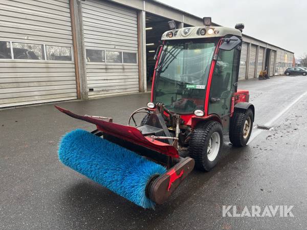 Redskabsbærer Antonio Carraro SP 4000 med kost