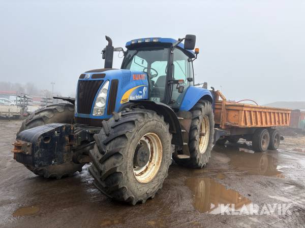 Traktor New Holland T8020 - inklusiv vogn