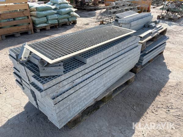 Assorterede sokkelriste - 3 paller