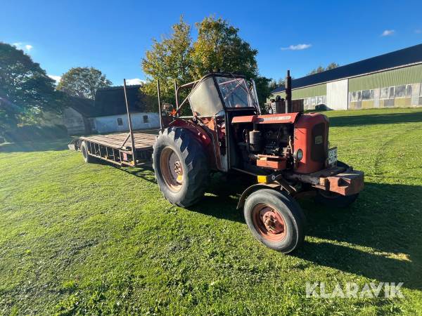 Traktor med vogn Nuffield 460