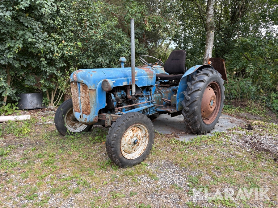 Traktor Fordson Dexta
