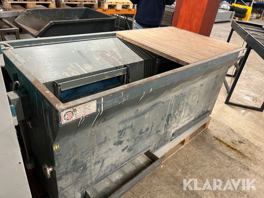 Slibebord med filter og udsugning