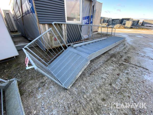 Trappe med plateau 1 stk
