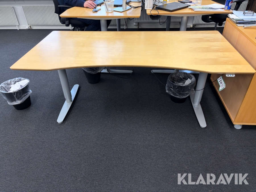 Hæve-/sænkeborder 14 styk.+ 1 konference bord Edsbyn