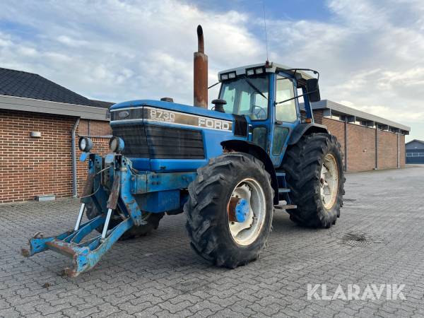 Traktor Ford 8730