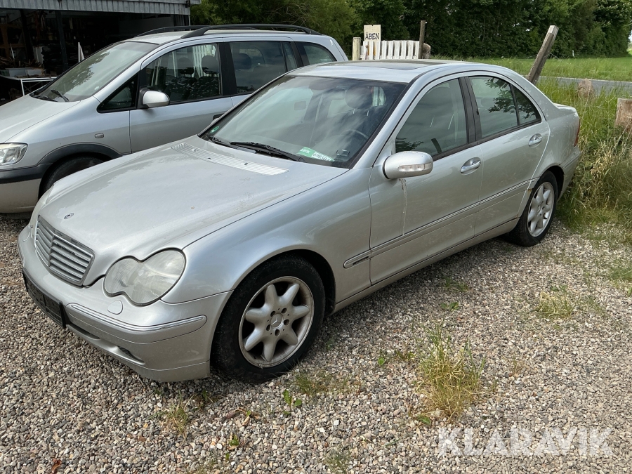 Personbil Mercedes C320 limousine