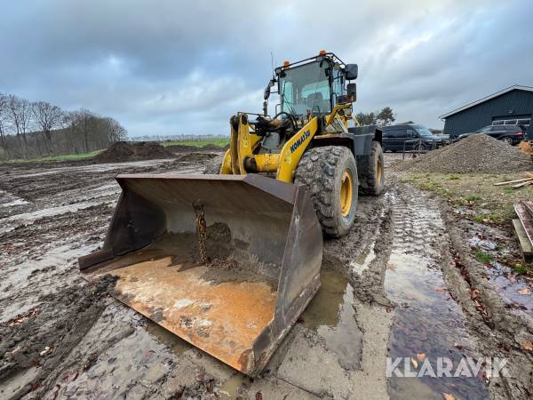 Gummiged Komatsu WA320-5H