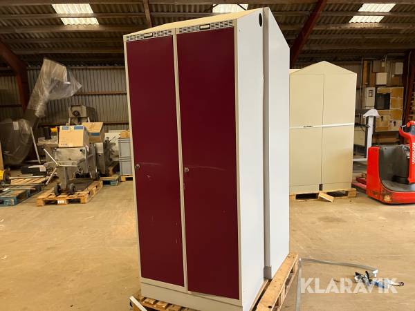 Garderobeskabe 18 styk