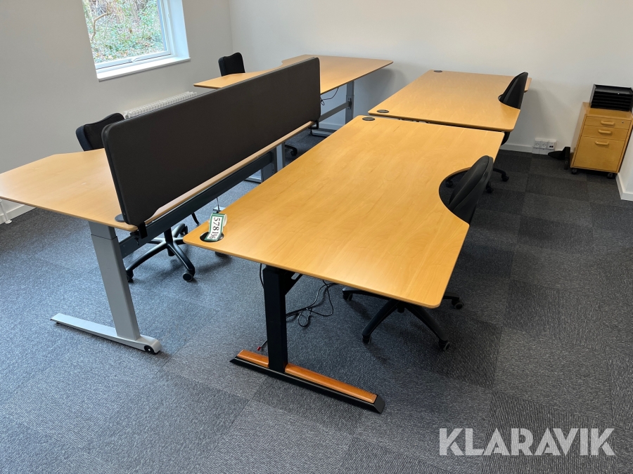 Skriveborde med stole 4 styk