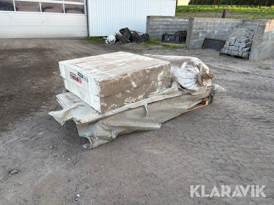 Gipsplader og flamingo