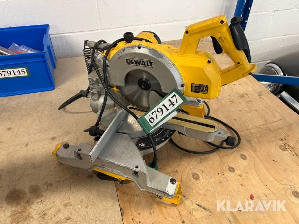 Sav DeWalt DW777