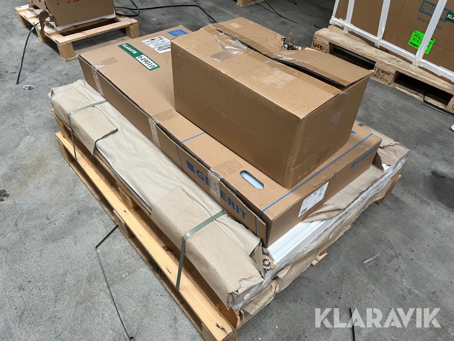 Indbygningscisterne, radiator og monteringsbeslag