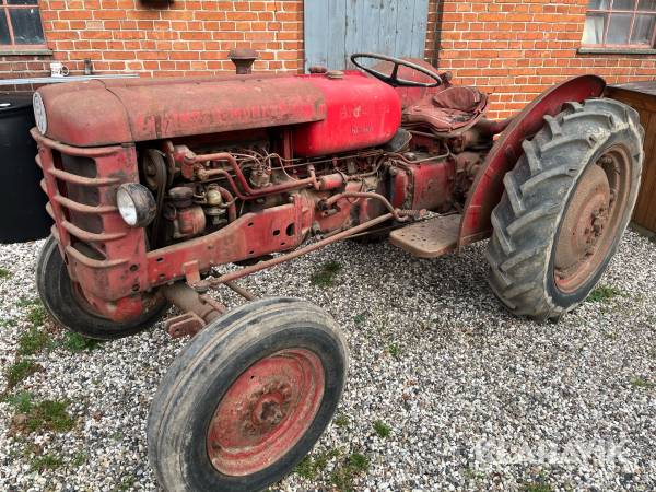 Traktor Volvo BM 425 krabat