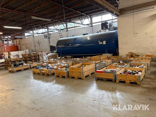 Stort lot med el-komponenter - 37 paller