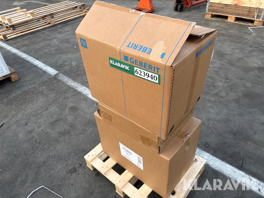 Toiletter Geberit og Lavabo 2 styk inklusiv toiletbrætter