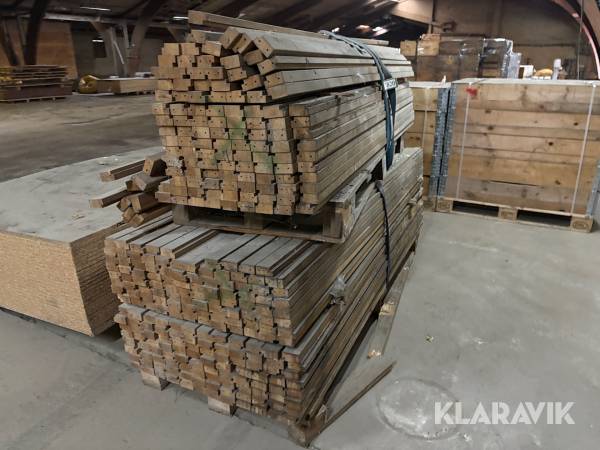 Træ 2 paller Assorterede cirka 250 styk