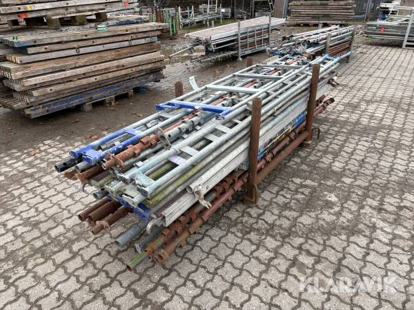 Assorteret stillads udstyr