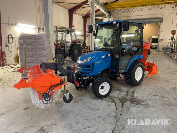 Traktor LS XJ25HST med kost og saltspreder