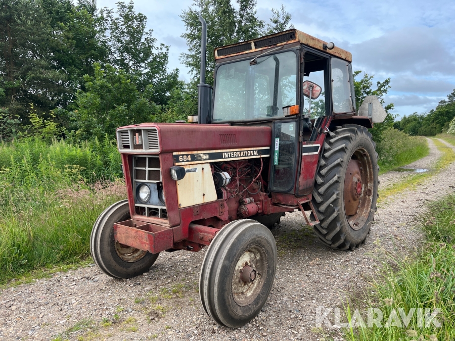 Traktor International 684