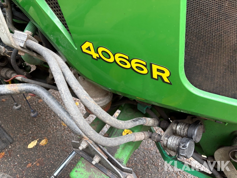 Traktor John Deere 4066R