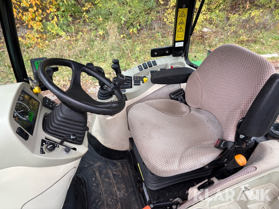 Traktor John Deere 4066R