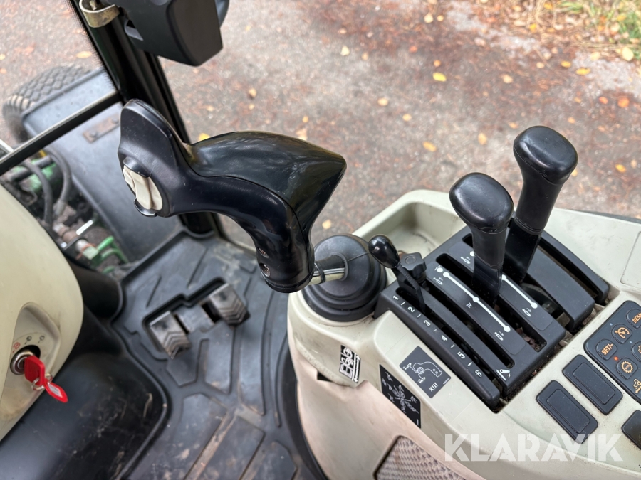 Traktor John Deere 4066R