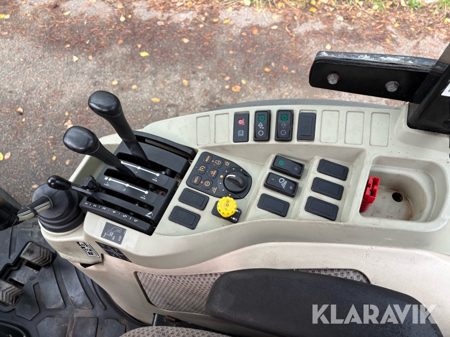 Traktor John Deere 4066R