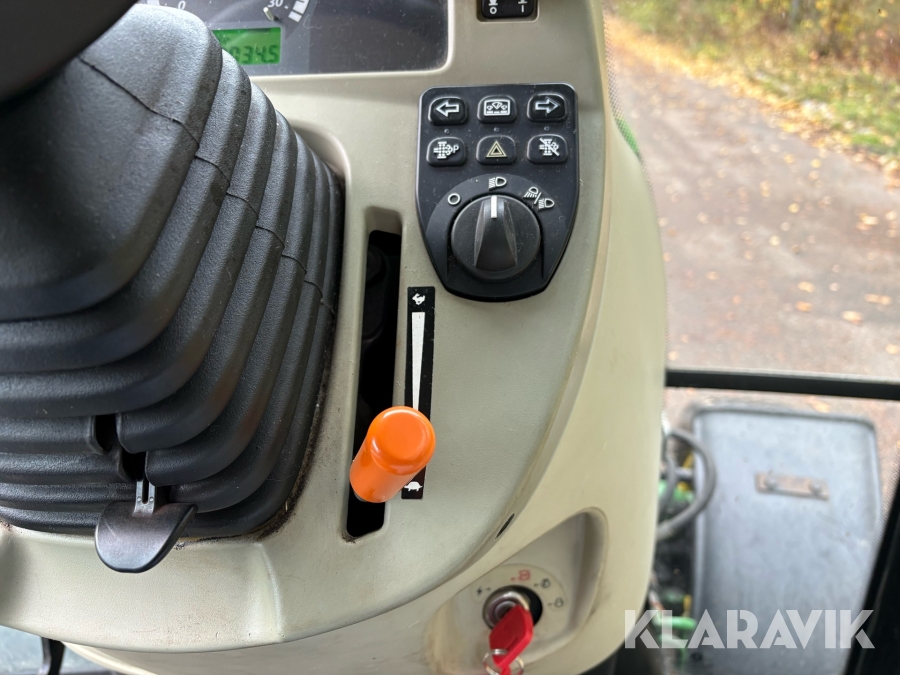 Traktor John Deere 4066R