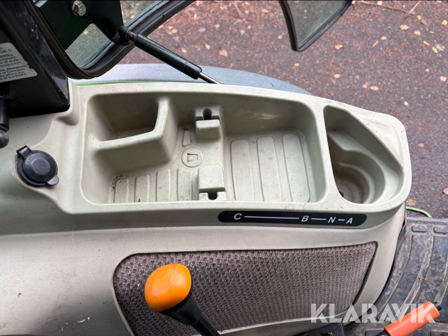 Traktor John Deere 4066R