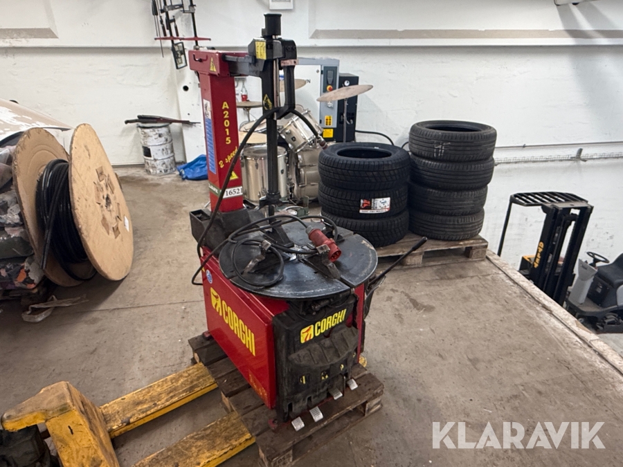 Dækapparat / dækafmonteringsmaskine Corghi A2015 DV