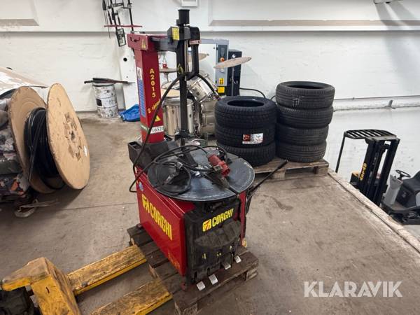 Dækapparat / dækafmonteringsmaskine Corghi A2015 DV