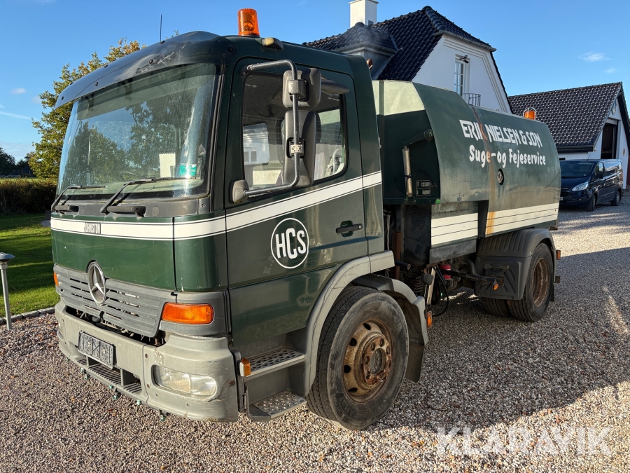 Lastbil suge og fejebil Mercedes-Benz LKN L13