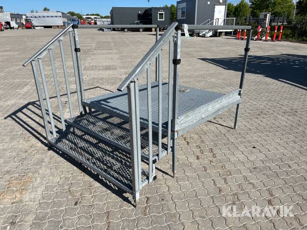 Platform med trappe Trident