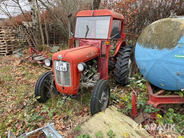 Ve MASSEY-FERGUSON 35