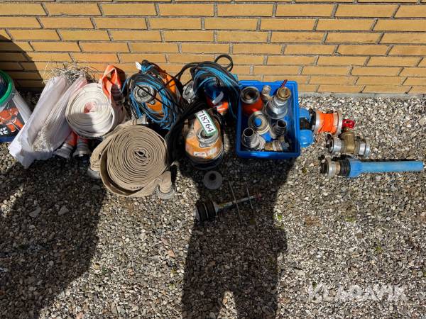 Pumper med diverse tilbehør