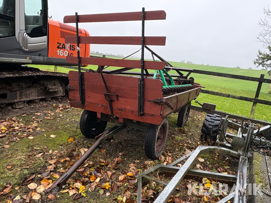 Vogn, såmaskine og harve 736304