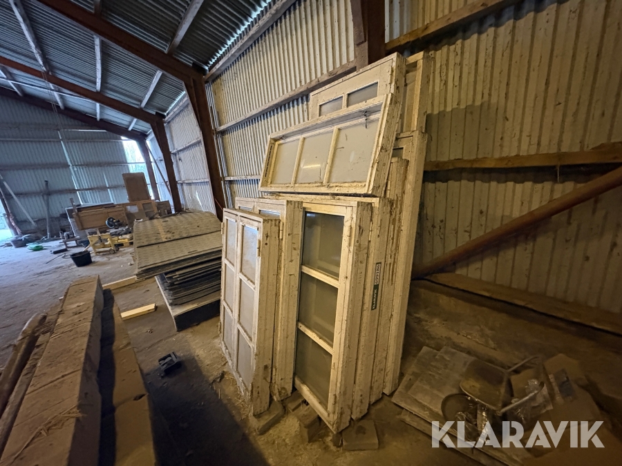 Vinduer og døre lot 9 styk 