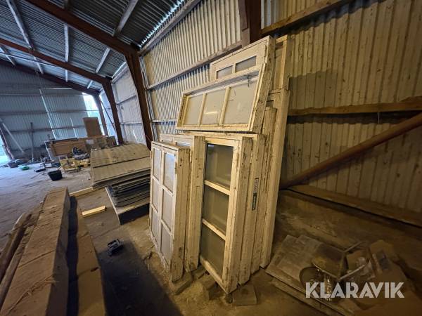 Vinduer og døre lot 9 styk 