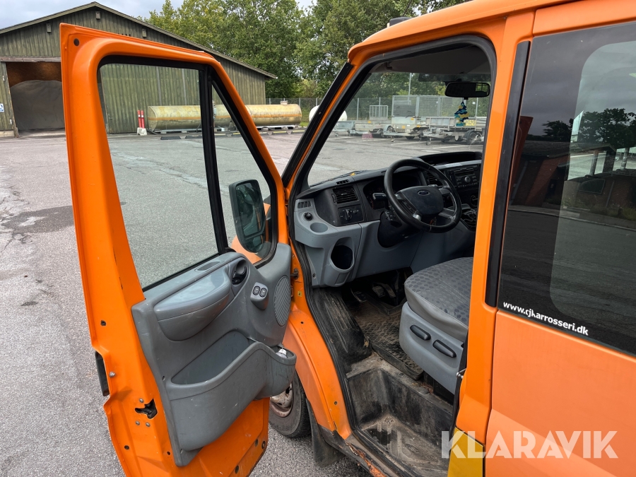 Ladbil Ford Transit mandskabsvogn