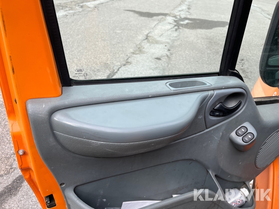 Ladbil Ford Transit mandskabsvogn