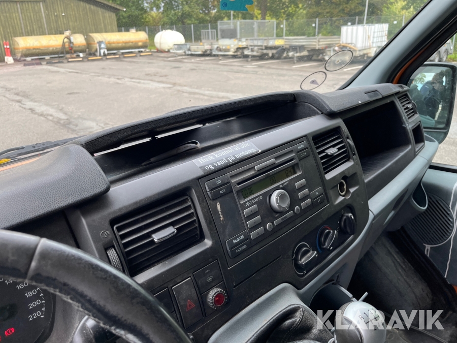 Ladbil Ford Transit mandskabsvogn