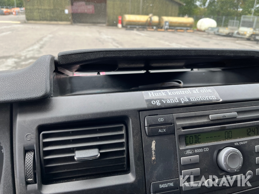 Ladbil Ford Transit mandskabsvogn