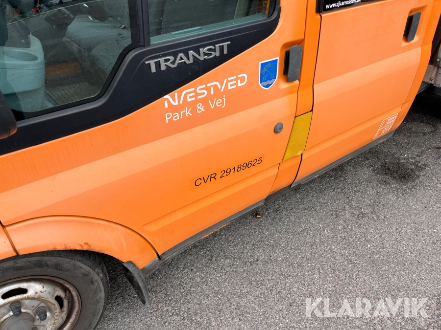 Ladbil Ford Transit mandskabsvogn