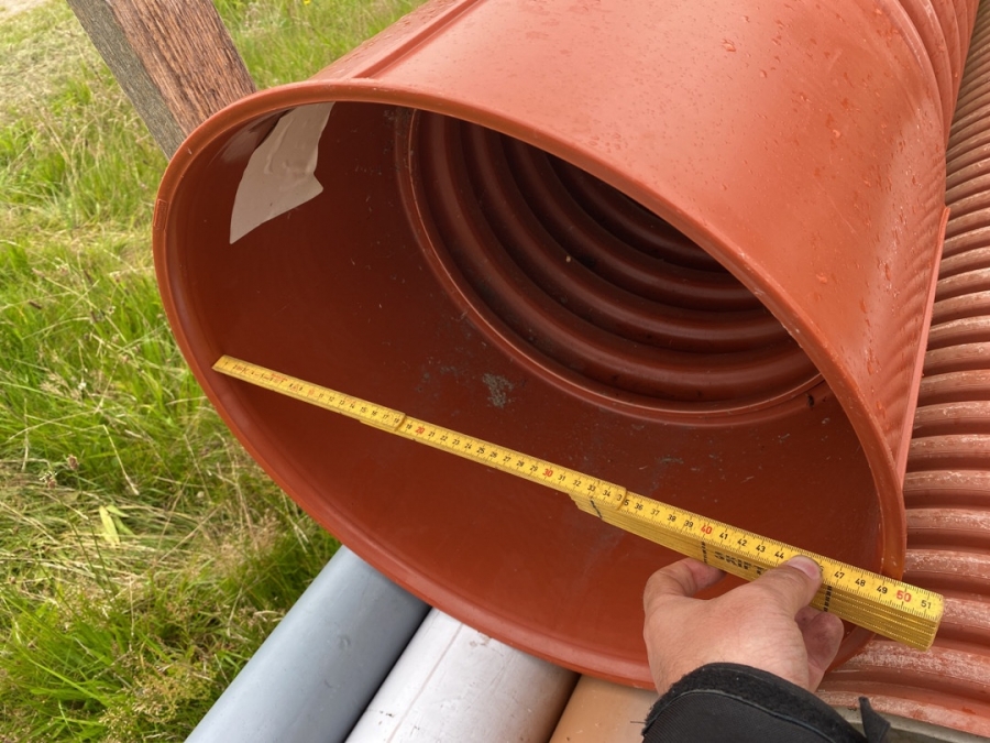 Klaravik Auktioner | lange PVC rør i forskellige dimensioner