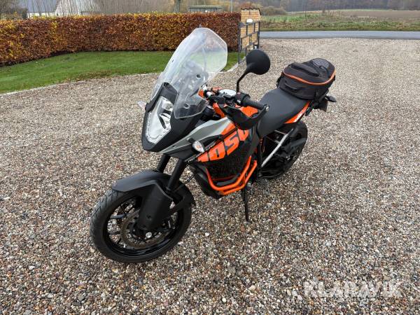 Motorcykel KTM 1050 adventure