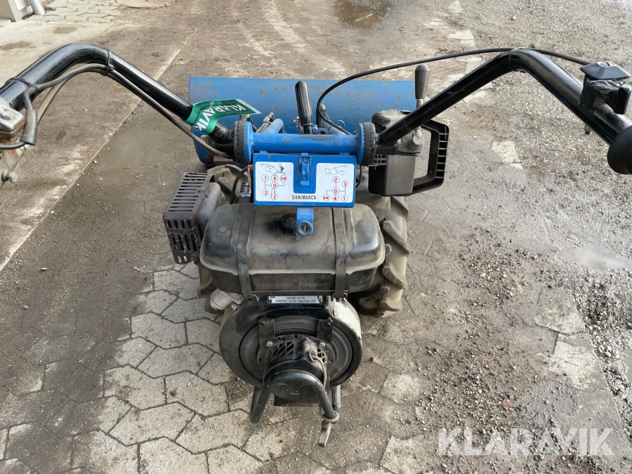 Redskabsbærer med plov Intermotor 2-LA490
