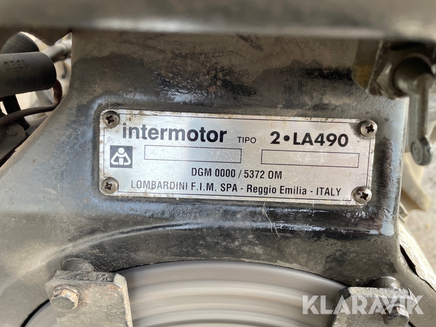 Redskabsbærer med plov Intermotor 2-LA490