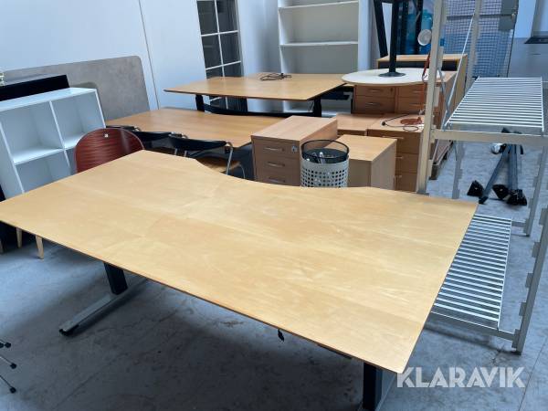 Kontor borde og skabe