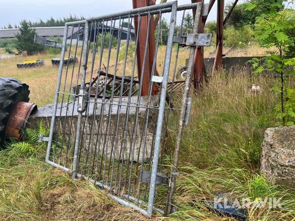 Væghængt gitter dør monteringsmål 